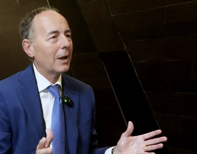 Semiconductors to Stablecoins: Jan van Eck on 2026 Markets Jan van Eck gestures while speaking to Dave Nadig at ICI 2026